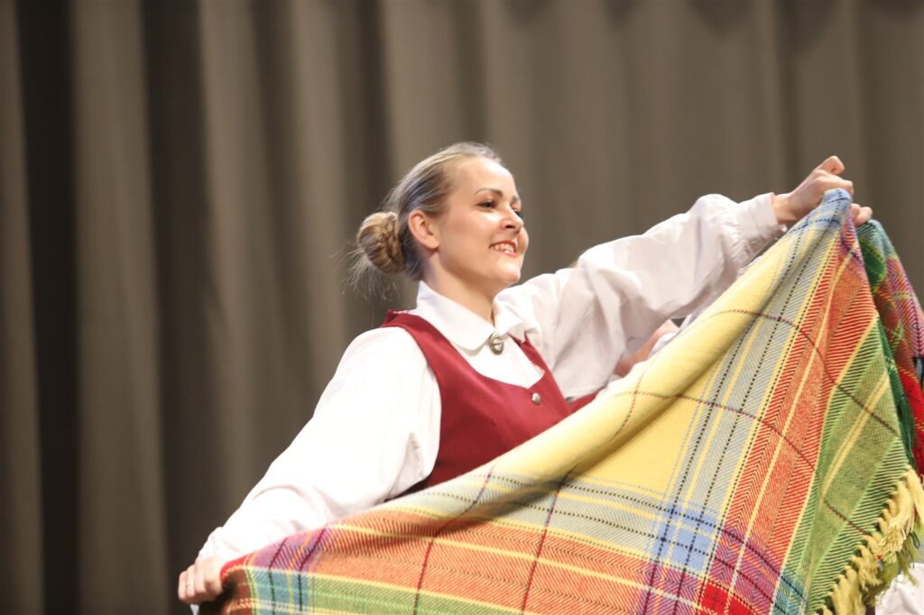 Gulbenes VPTDK “Ratiņš” / vadītāja Iva Venta