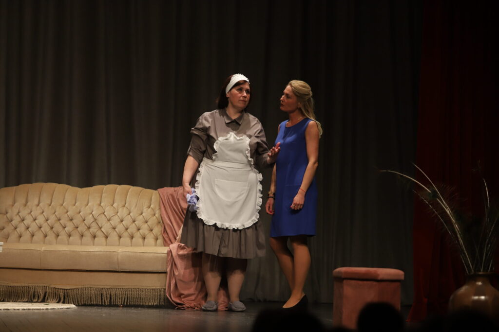 Baibas Jukņēvičas izrāde "Par diviem zaķiem un pelēm uz galda”, ko rādīja Stradu pagasta amatierteātris "Viesistaba" (režisore Tatjana Ābeltiņa), ieguva I pakāpi (40 punkti).
Autors: Foto: Gatis Bogdanovs