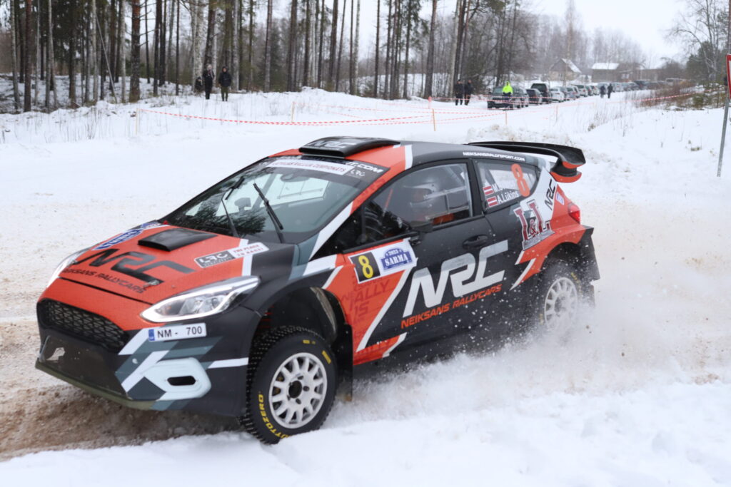 Mareks Švarcs-Švampāns un Armands Lūkins, kuri šoreiz startēja ar īrētu “Ford Fiesta NRC” rallija automobili. 
Autors: Foto: Gatis Bogdanovs