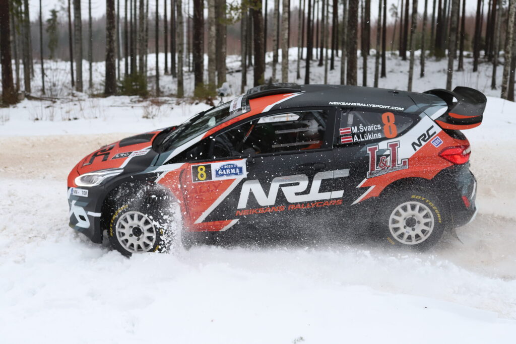 Mareks Švarcs-Švampāns un Armands Lūkins, kuri šoreiz startēja ar īrētu “Ford Fiesta NRC” rallija automobili. 
Autors: Foto: Gatis Bogdanovs