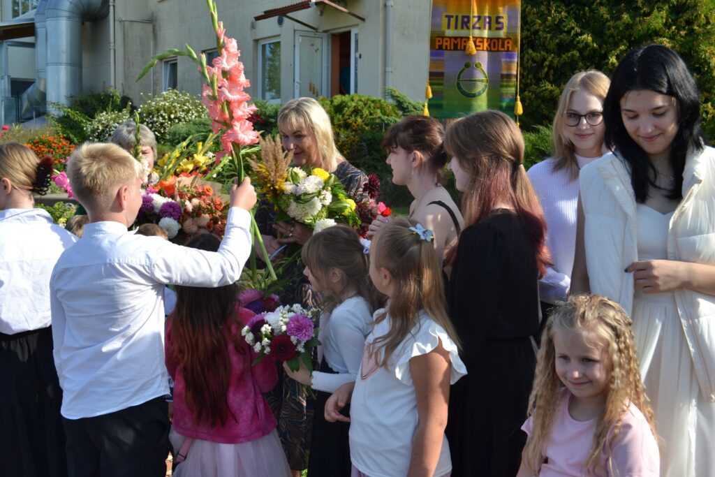 TIRZAS PAMATSKOLA
Autors: FOTO: TIRZAS PAMATSKOLA