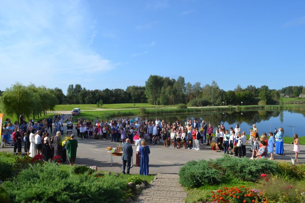 TIRZAS PAMATSKOLA
Autors: FOTO: TIRZAS PAMATSKOLA