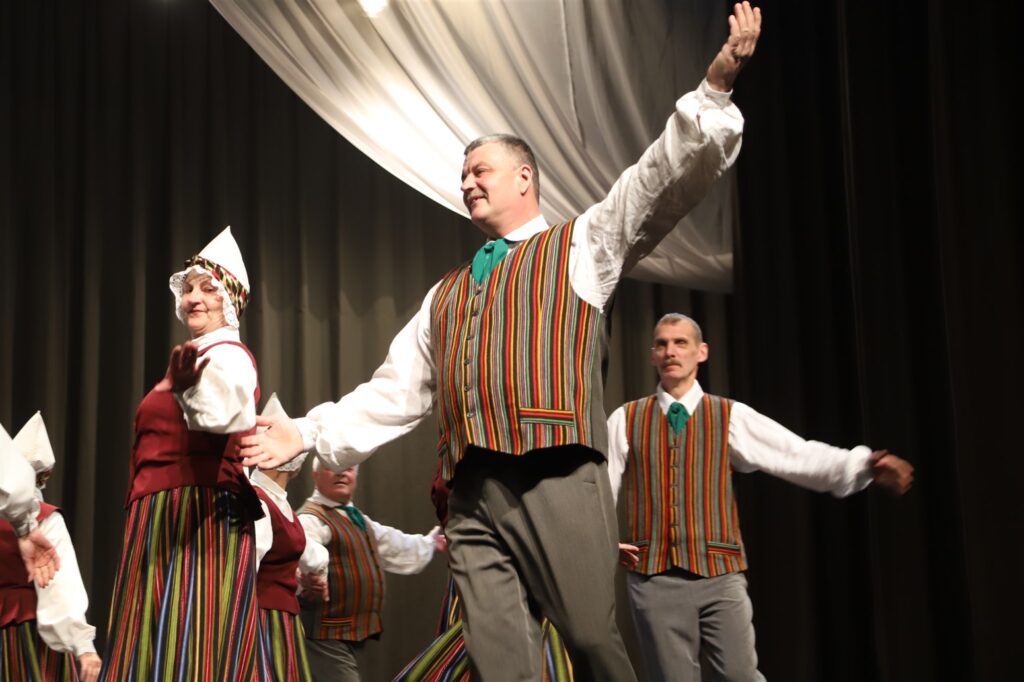 Gulbene STDK “Vērdiņš / vadītāja Daiga Tipāne