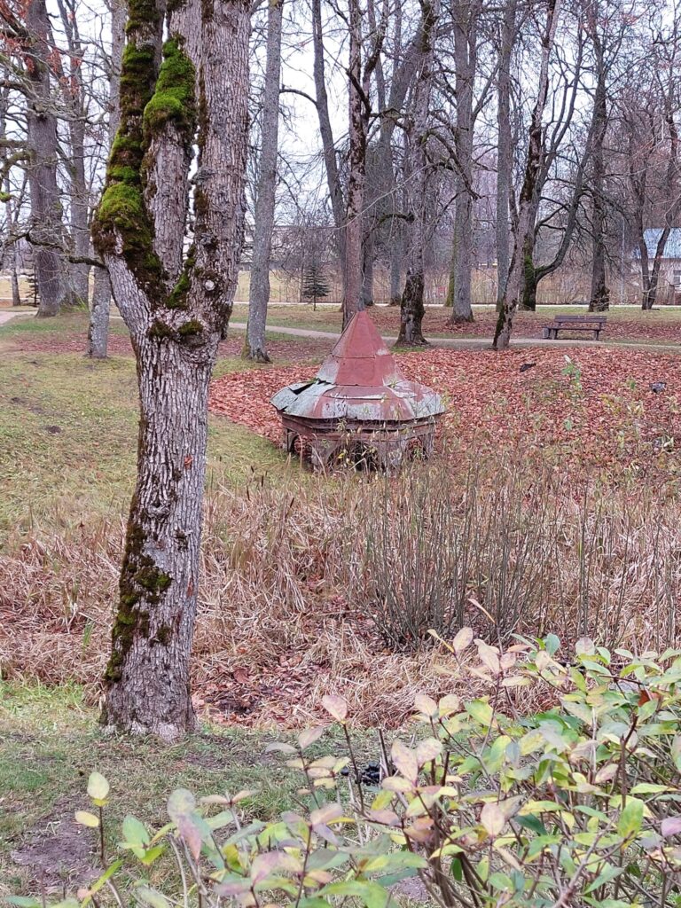 Muižu ar ūdeni apgādāja no ļoti spēcīga avota, uz kura uzbūvēta aka ar tornīti.
Autors: Foto: Pārsla Konrāde
