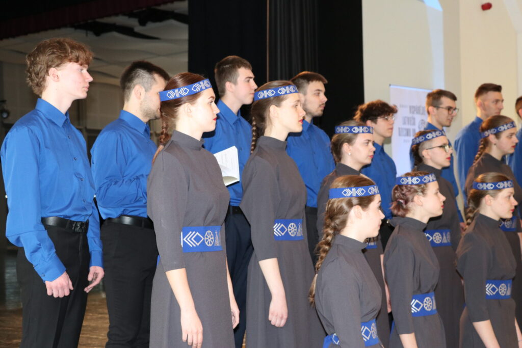 Talantīgais jauniešu koris “Silver” dziedās dziesmu svētkos Mežaparkā.
Autors: Foto: Dace Plaude