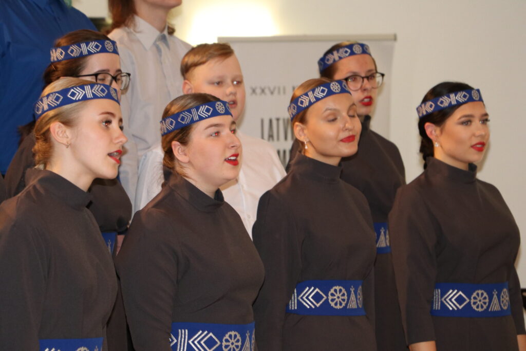 Talantīgais jauniešu koris “Silver” dziedās dziesmu svētkos Mežaparkā.
Autors: Foto: Dace Plaude