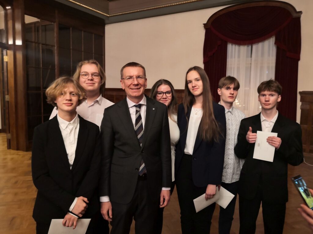 Aluksniesiem.lv raksta attēla aizvietotājs