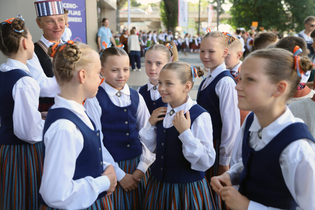 GULBENES novada vidusskolas deju kolektīvs “Liedariņš”.
Autors: Foto: Gatis Bogdanovs
