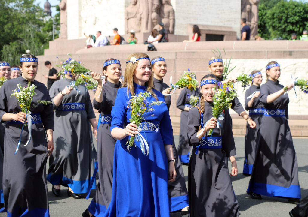 GULBENES novada vidusskolas jauktais koris “Silver”.
Autors: Foto: Gatis Bogdanovs