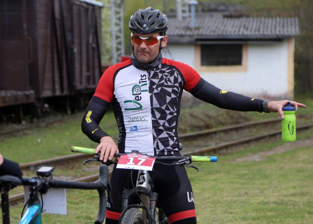 MŪSU NOVADNIEKAM un ilggadējam “VeloRīta” pārstāvim Raivim Ančam šoreiz sestā vieta savā V45-55 grupā.
Autors: Foto: Gatis Bogdanovs 