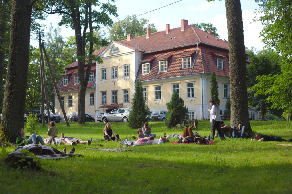 Aluksniesiem.lv raksta attēla aizvietotājs