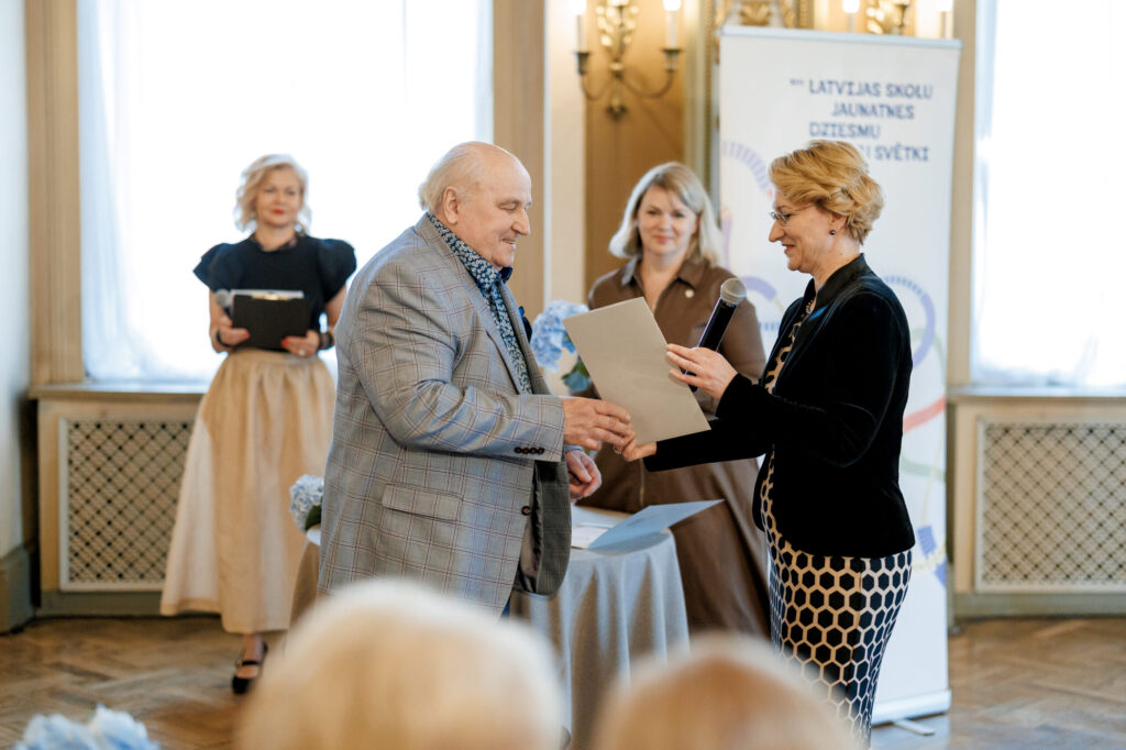 Aluksniesiem.lv raksta attēla aizvietotājs